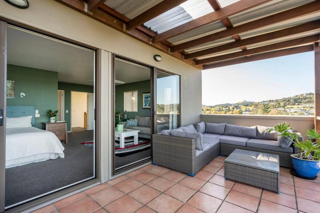 Villa Million Dollar Views Mangawhai Exterior foto